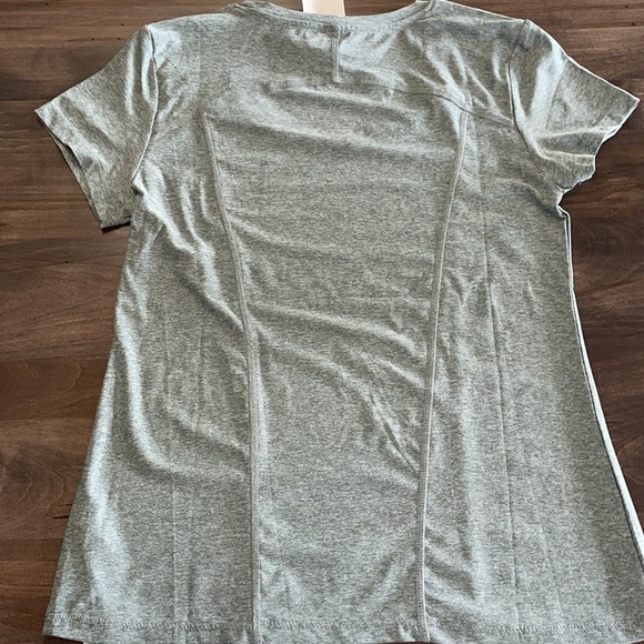 Athletic tshirt - new with tags - Picture 4 of 4